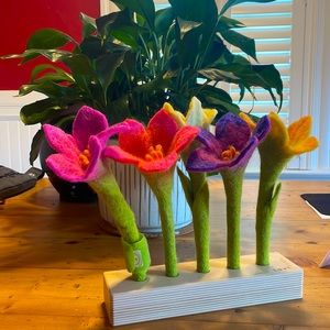 Felt Flowers in a Row 💐 LOVEVERY